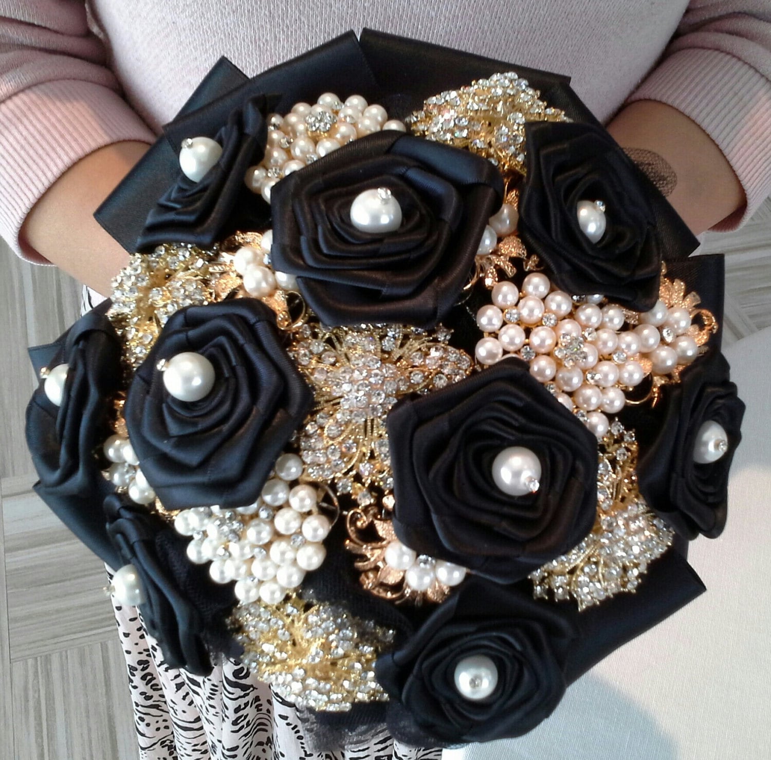 Gold brooch bouquet clearance