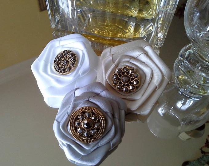 Boutonnières, Corsages and Lapel Pins