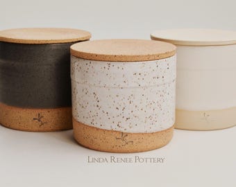 Pot à beurre, poterie faite main, garde-beurre français, plat en céramique, comptoir de cuisine, pâte à tartiner douce
