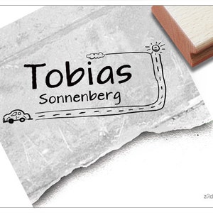 Timbro con nome individuale strada con auto - timbro personalizzato con nome, timbro in legno o timbro automatico, regalo per bambini