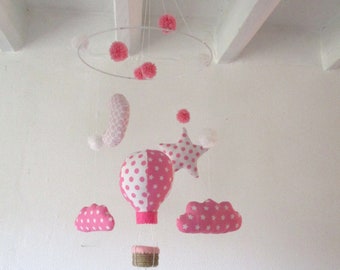 Mobile montgolfière , coton, rose blanc, mobile de décoration, suspension chambre d'enfant, idée cadeau de naissance