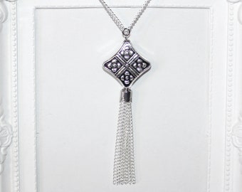 Flapper/Gatsby/1920's Long silver necklace with carved rhombus pendant & tassel