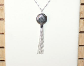 Flapper/Gatsby/1920's long silver necklace with carved deco focal bead & tassel