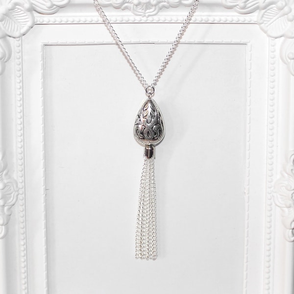 Flapper/Gatsby/1920's Long silver necklace with carved drop pendant & tassel