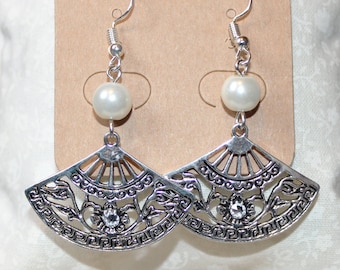 1920er Jahre/Flapper Art Deco-Stil Ohrringe mit Fächer- und Kunstperlen in Silber