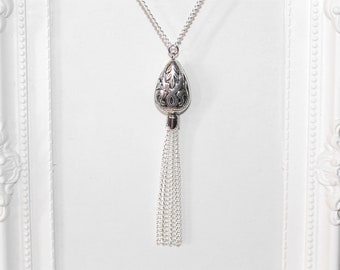 Flapper/Gatsby/1920's Long silver necklace with carved drop pendant & tassel