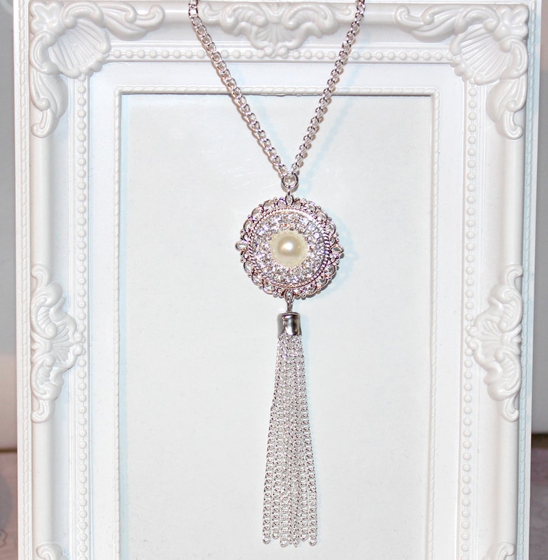 Vintage/flapper/Gatsby/1920's Long pearl, diamante, silver necklace & tassel image 1