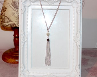 Vintage/flapper/Gatsby/1920's/Art Deco long silver plate necklace with pearl beads and tassel