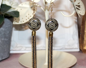 Flapper 1920 lange Ohrringe im Art Deco-Stil Black & Gold geschnitzte Perle mit Quaste