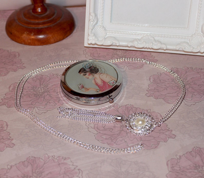 Vintage/flapper/Gatsby/1920's Long pearl, diamante, silver necklace & tassel imagem 2