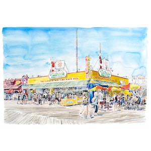 Puede incluir: Una pintura de acuarela del puesto de perritos calientes Nathan's Famous en Coney Island. El puesto es amarillo con toldos verdes y un letrero que dice "The Flavor of New York Since 1916". Hay gente haciendo cola y comiendo perritos calientes.