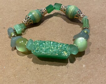 Green Druzy, Aventurine and Paper Mâché Handmade Stretch Bracelet