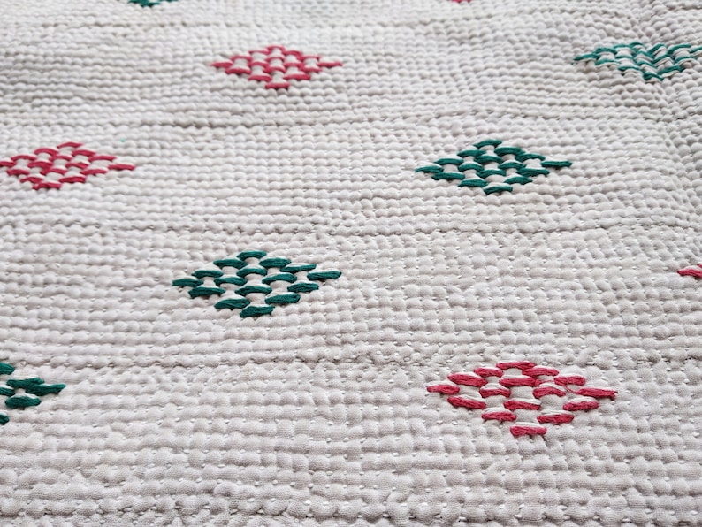 Free Shipping USA UK !Usd 30 off Exquisite Reversible white Vintage kantha cotton quilt throw sari quilt blanketbedding decor