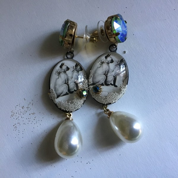 Vintage victorian cats earrings,Siamese, rhinestones and pearls ,lovely