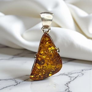 Honey Baltic Amber & 925 Sterling Silver Pendant Beautiful Jewelry for Women