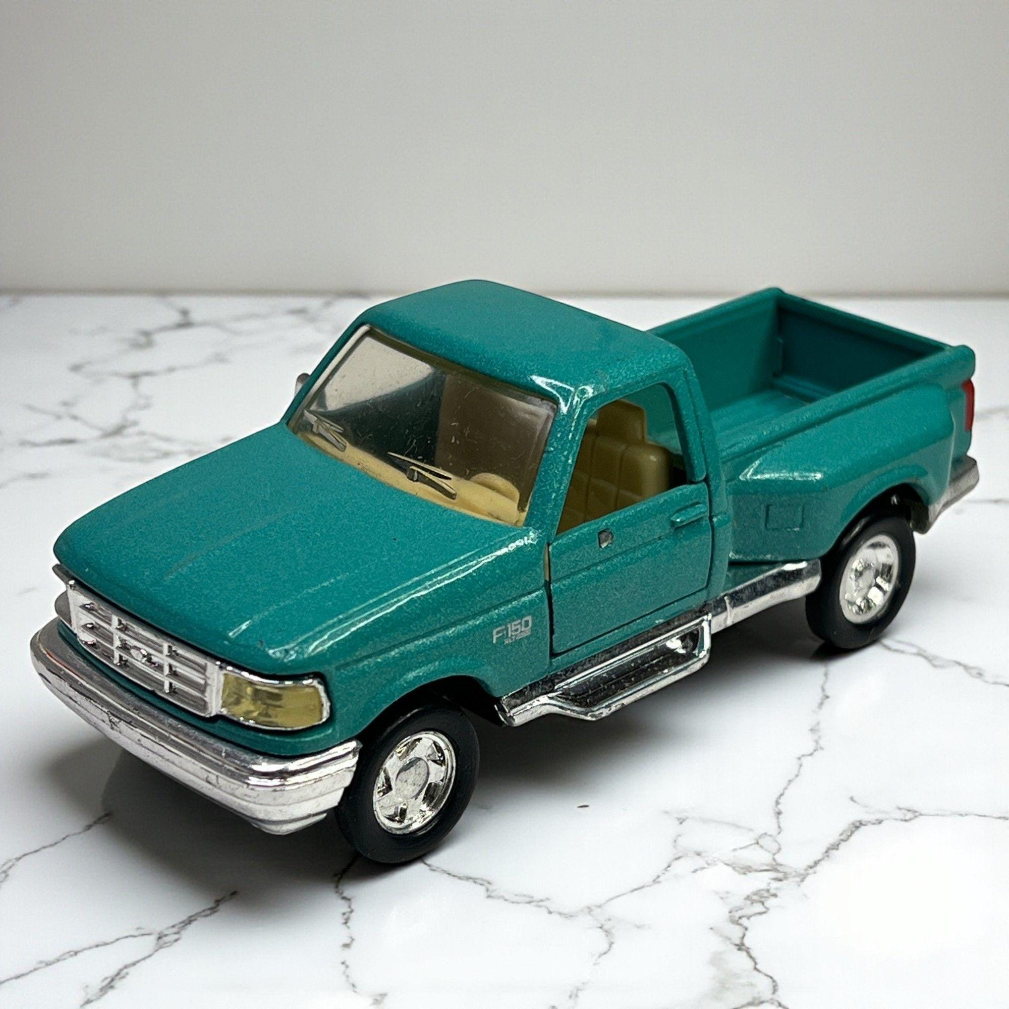 Vintage Ford F150 Diecast Model Truck 1/43 Scale Road Champs 1994
