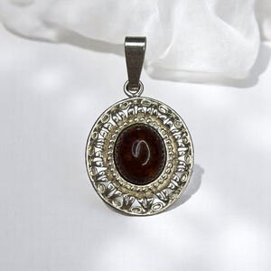 Sterling Silver 925 Amber Pendant Oval Design Women&#39;s Jewelry