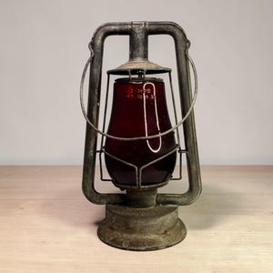 D-壁 Rayo ランプ ビンテージ オイルランプ 昭和レトロ アンティーク Rayo No 65 Hot Blast Vintage Kerosene Oil Lantern With Red Globe