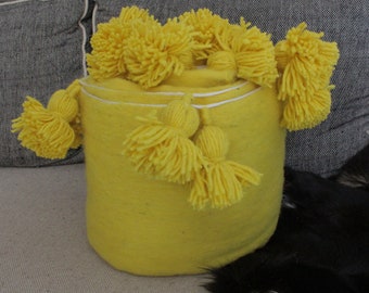 Berber Comforter /& Quilt. Bohemian Throw Handwoven Wool on a Wooden Loom Solid Yellow Bed Sheet Moroccan Yellow Pompom Blanket Throw