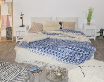 Moroccan 100% Wool blanket , hand-loomed throw , Soft Wool throw, Throw with fringe, Cream&Blue wool blanket.