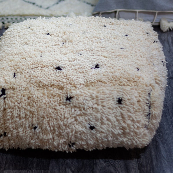 Moroccan Kilim pouf ,floor pillow ,handmade , 100% wool ,Ivory and black dotted pattern ,size 60x60x25 cm