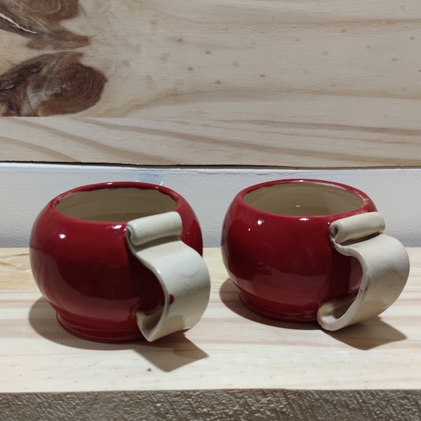 Tasse a café expresso rouge avec anse