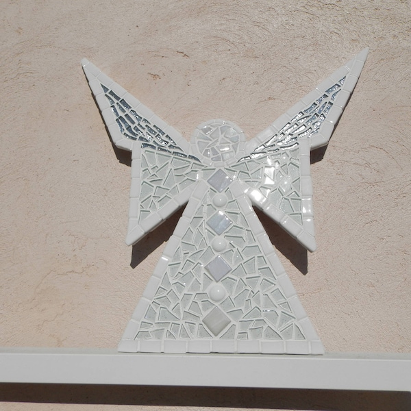 Ange mosaïque blanc et argenté  emaux de verre  vetrocristal