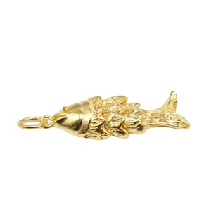 Charm poisson actif style vermeil en or 14 carats, pendentif poisson en argent sterling 925 avec lourd plaqué or 14 carats, breloque poisson pour collier bracelet
