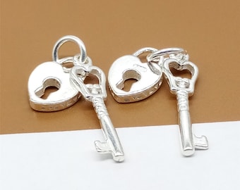 スターリングシルバーのキーとロックチャーム、ラブハートロック、925