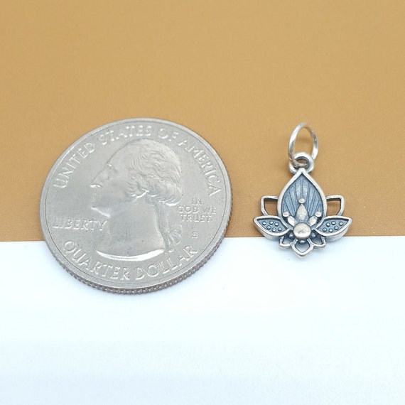 BBDMind 2 ciondoli a forma di fiore di loto in argento Sterling 925, a forma di fiore di loto, per yoga, meditazione, per braccialetti e collane, Argento sterling