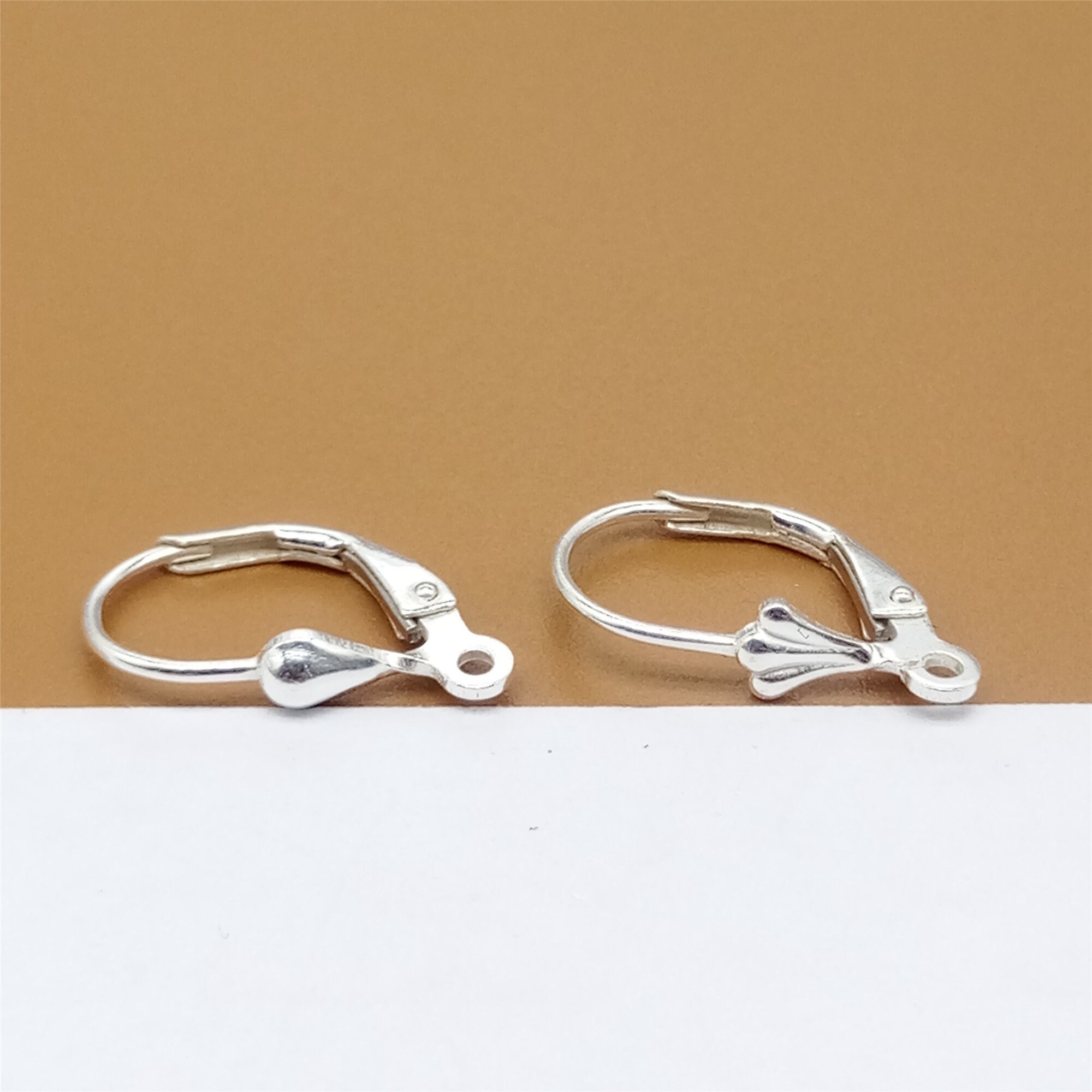 Sterling Silver Plain Lever-back Earrings (1 Pair)
