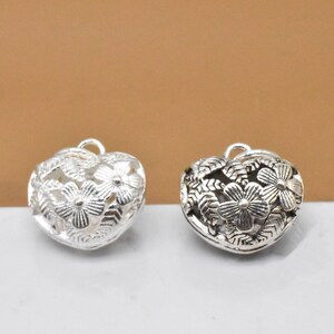 2 Sterling Silber Herzform Blumen Charms, 925 Silber Herz Charms, Herz Blumen Charms, Blumen Anhänger, Blumen Charm, Blüten Charm