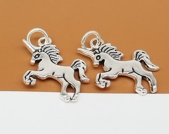スターリングシルバー片面跳ねるユニコーンチャーム、馬ジュエリー