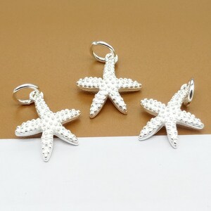 2 sjöstjärnor i sterlingsilver, sjöstjärnor i 925 silver, sjöstjärnor, havsberlocker, havsberlock, armbandsberlock, halsbandsberlock Shiny(2 pieces)