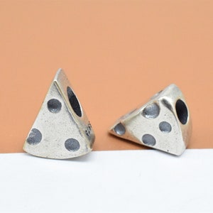 Perle de gâteau au fromage en argent sterling, Perle de fromage en argent 925, Perle de nourriture, Perle d'espacement de fromage suisse, Perle de tranche de fromage, Perle de bracelet