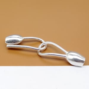 Sterling Silber Blumen Armband Lederband Endkappe, 925 Silber Lotus Endkappen 4 mm Loch, glänzende Kordelenden, Schmuckherstellung