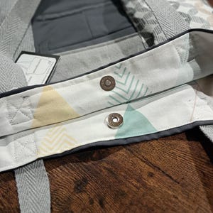 Tote bag, handmade, unique piece, white, gray, two handles, magnetic closure, 36x45cm image 7