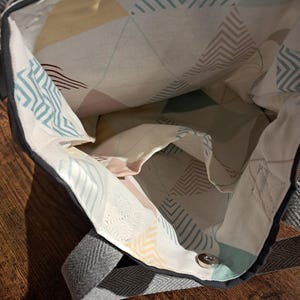 Tote bag, handmade, unique piece, white, gray, two handles, magnetic closure, 36x45cm image 6