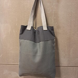 Tote bag, handmade, unique piece, white, gray, two handles, magnetic closure, 36x45cm image 4