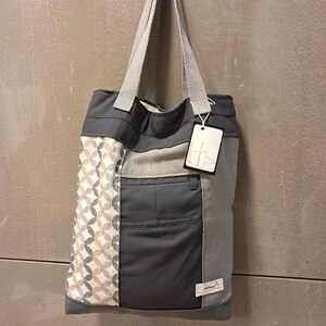 Tote bag, handmade, unique piece, white, gray, two handles, magnetic closure, 36x45cm image 3