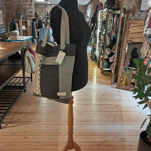 Tote bag, handmade, unique piece, white, gray, two handles, magnetic closure, 36x45cm image 1