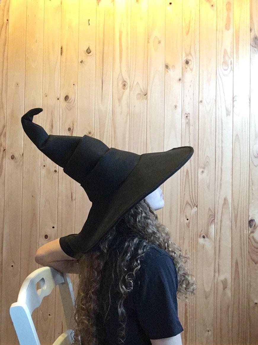 wide brim wizard hat