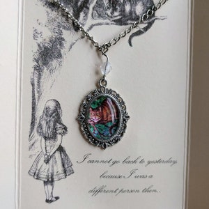 Collier fait main d'Alice au pays des merveilles/clé/chat du Cheshire ou boucles d'oreilles-carte-cadeau chat du Cheshire-cadeau à personnaliser pour la fête des mères d'Alice au pays des merveilles