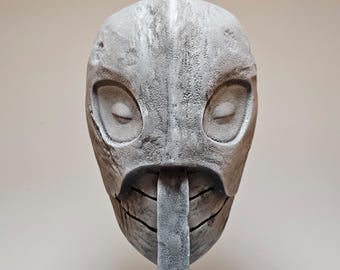 Ręcznie robiona replika maski olbrzyma z Zeldy: poliuretanowy ekspozytor na cosplay