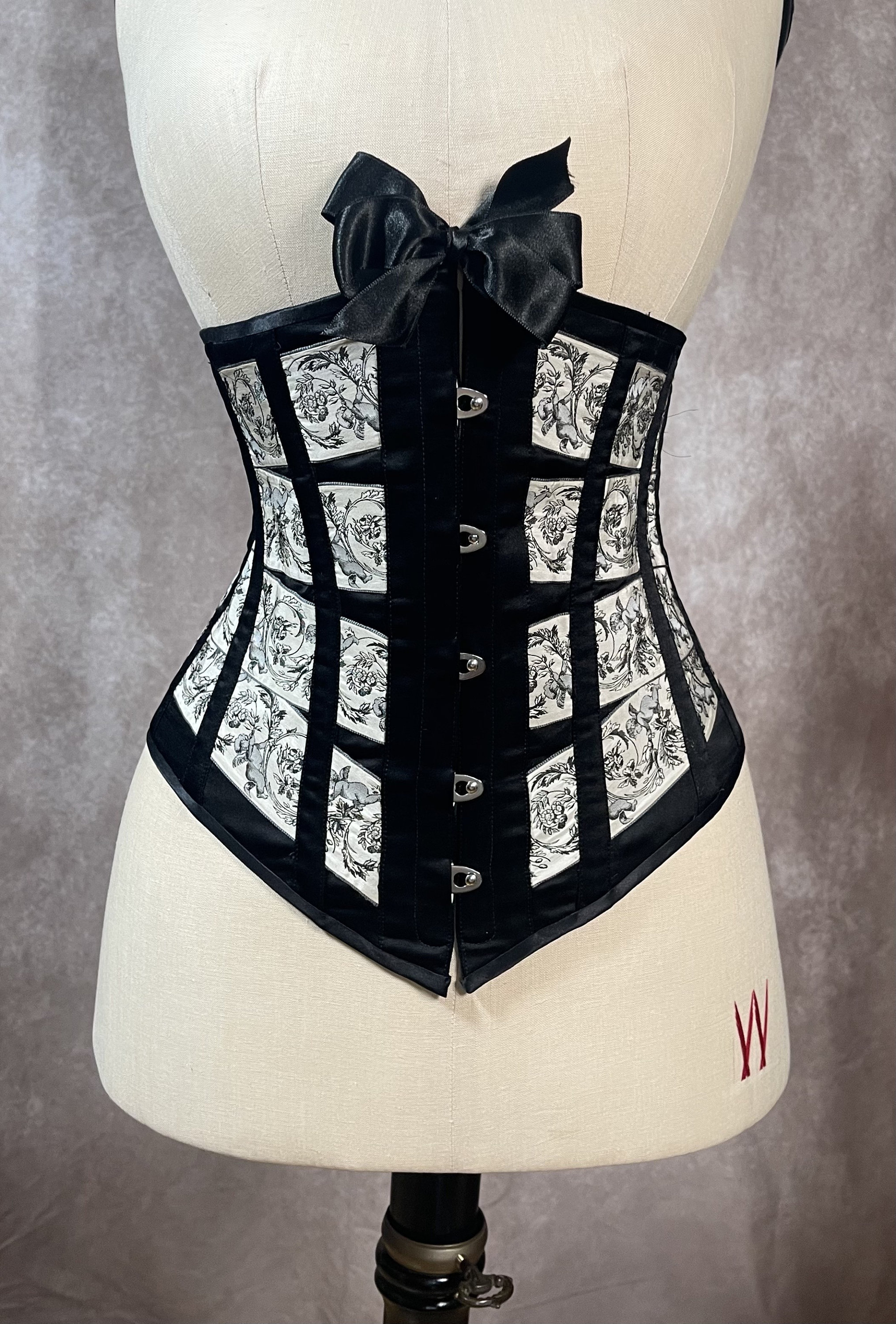 トップス AVENCHUMU Ribbon lace up corset tops Ribbon chain lace up corset tops グレー