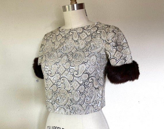 1960s Brocade blouse with fur trimmed sleeves - image 3