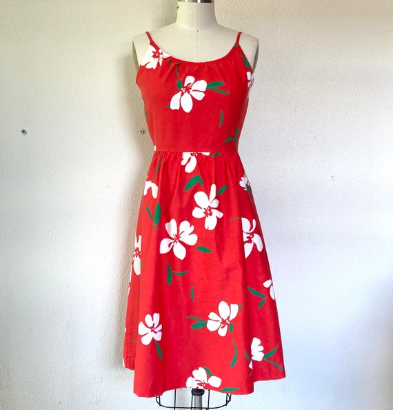 1970s Red floral Malia cotton sun dress - image 3