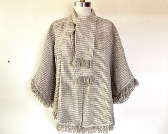 1970’s Houndstooth wool capelet with fringe