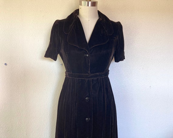 1960s Brown velvet midi dress