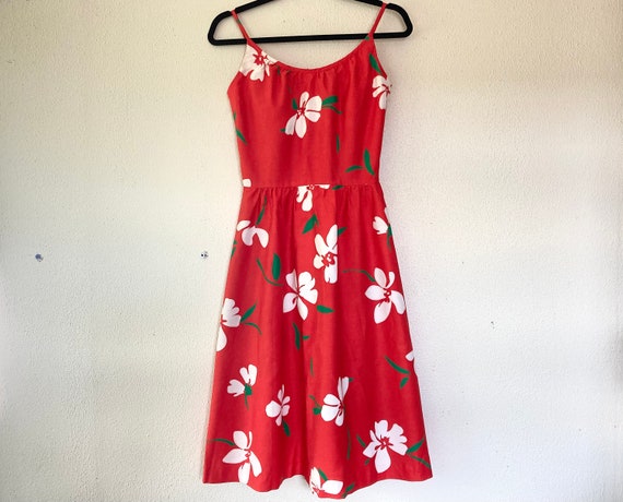 1970s Red floral Malia cotton sun dress - image 2